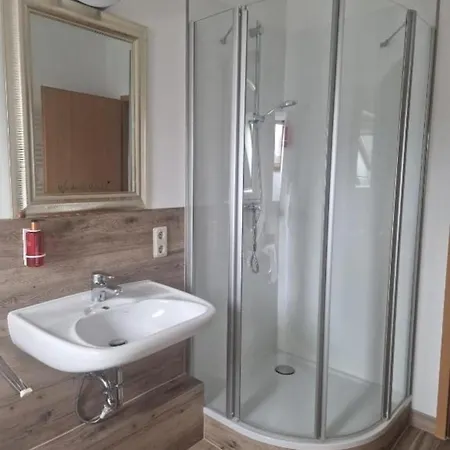 - In Hildebrandts 3*